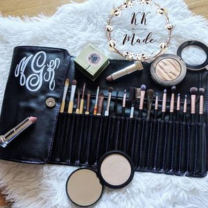 FortheMakeupLoverWhoAppreciatesaGoodMonogram