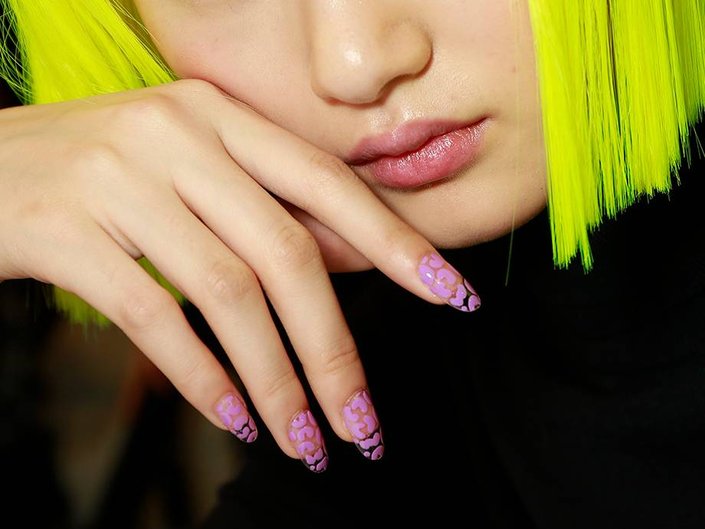 Read This Before You Get Acrylic Nails
